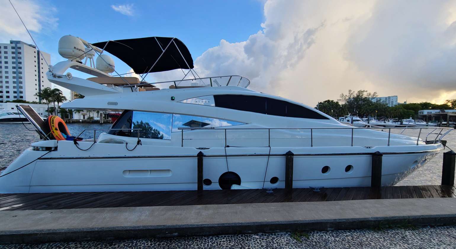 60ft Aicon Flybridge