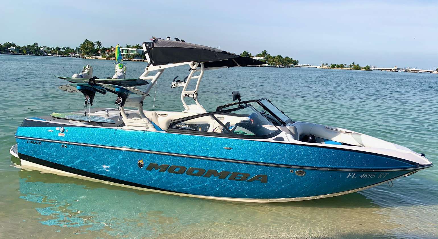 26ft Wakesurfing Boat