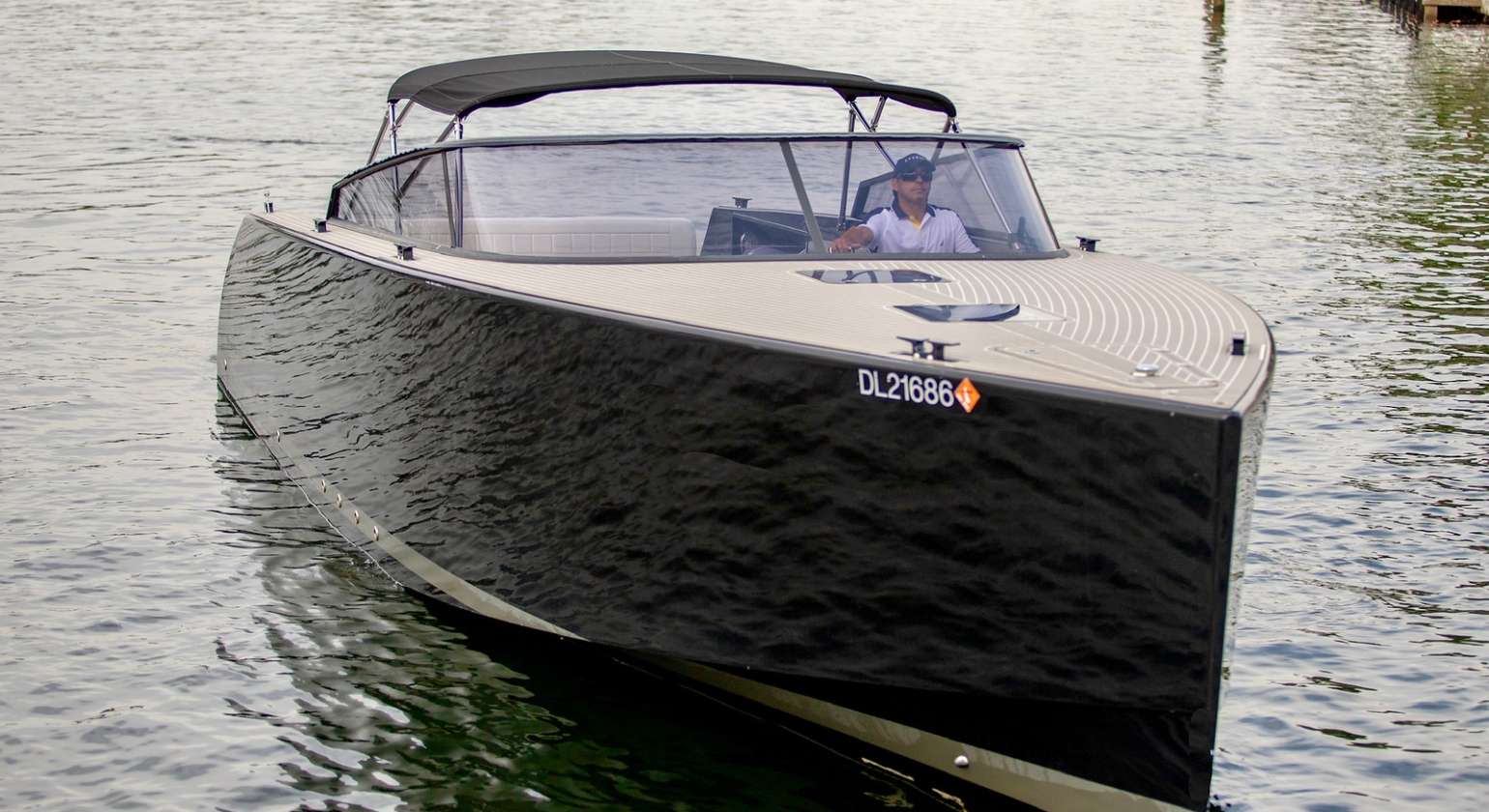 40ft Vandutch (Black)