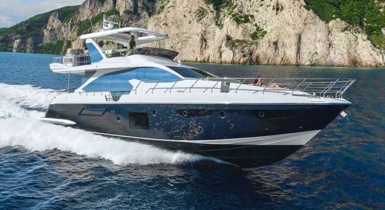 72ft Azimut flybridge 